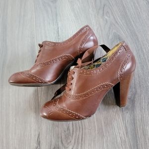 American Eagle Outfitters Oxford Heels